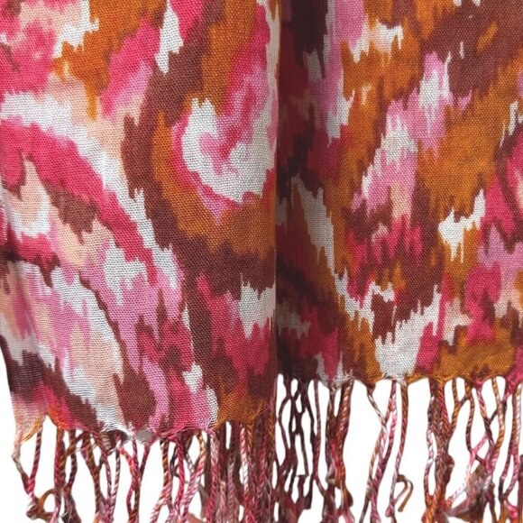 ISAAC MIZRAHI Live! Paisley Ikat Scarf Pink Print Rayon Fringed Oblong - Picture 3 of 5